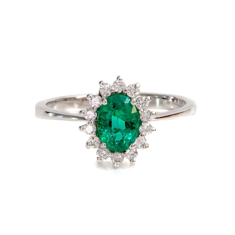 anello-smeraldo-ovale-diamanti